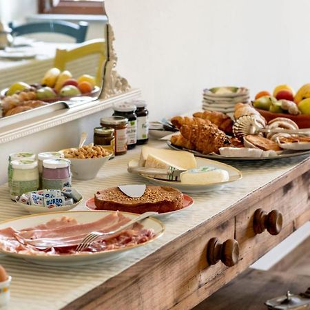 Le Vecchie Persiane - Bed & Breakfast Diano d'Alba Ngoại thất bức ảnh
