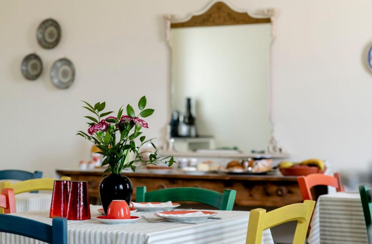 Le Vecchie Persiane - Bed & Breakfast Diano d'Alba Ngoại thất bức ảnh