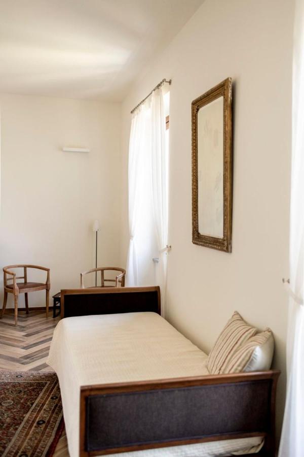 Le Vecchie Persiane - Bed & Breakfast Diano d'Alba Ngoại thất bức ảnh